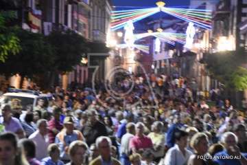 Máxima expectación en la bajada de la Virgen del Pino (Foto Antonio Alí)